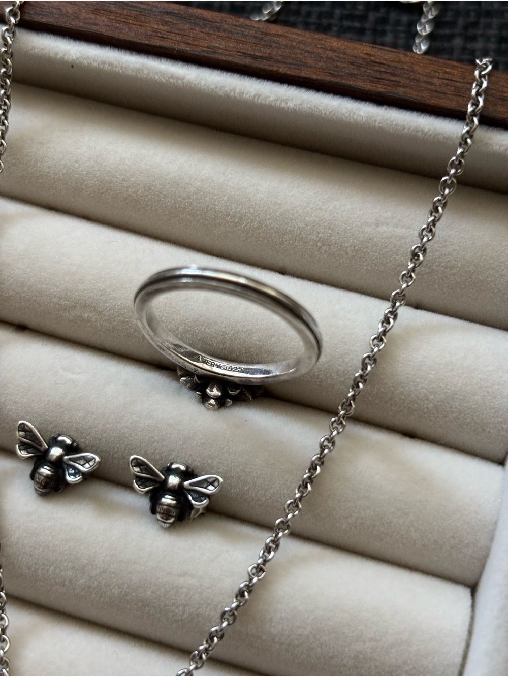 RARE RETIRED James Avery Honey Bee 3-pc Set- Ring, Necklace, and earrings - Picture 4 of 7